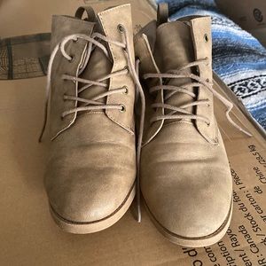 TAN American Eagle Boots with Heel.